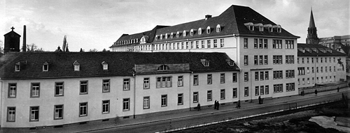 Historische AuÃŸenansicht des Krankenhauses